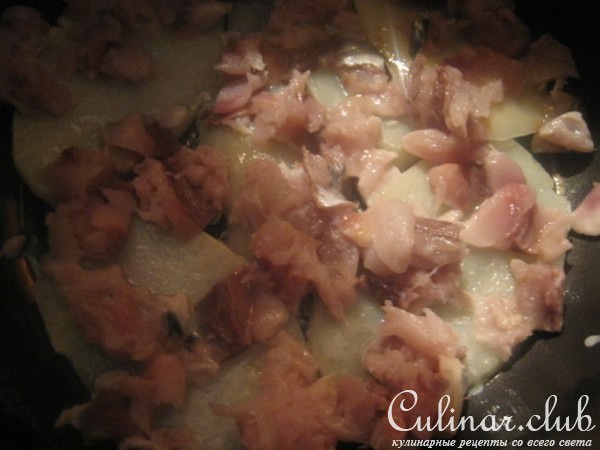 Скумбрия запеченная с картофелем,шампиньонами и сыром в мультиварке