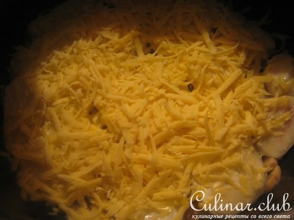 Скумбрия запеченная с картофелем,шампиньонами и сыром в мультиварке