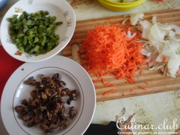 Горбуша, фаршированная овощами.