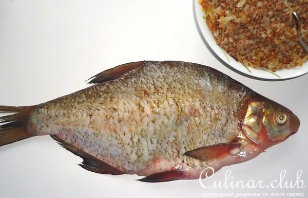 Лещ фаршированный гречкой