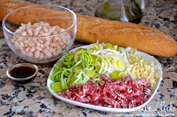 Мясные кростини, три варианта.