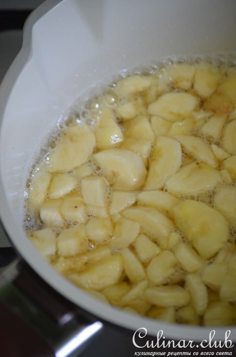 Банановые бурфи с орехами, курагой и изюмом