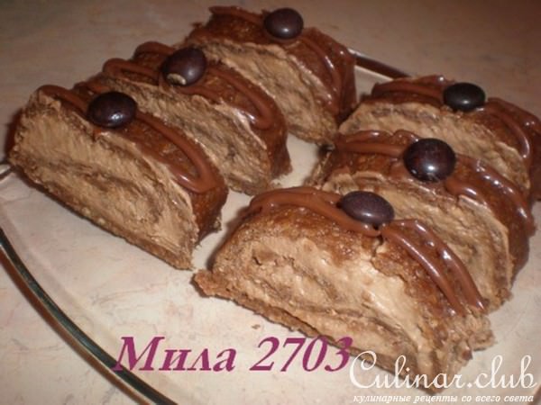 Шоколадный рулет с сырно-банановым кремом (без выпечки)