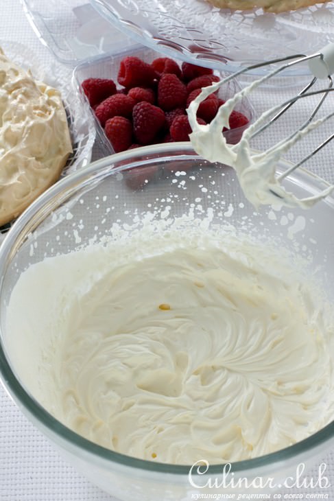 Торт "Павлова" из книги "L39;essentiel de la cuisine par Kitchenaid"
