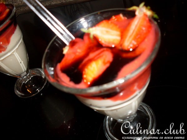 КЛУБНИКА С МАСКАРПОНЕ И BALSAMICO-CREME