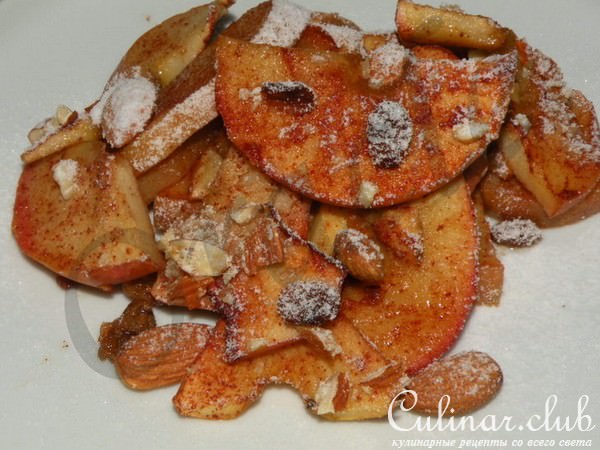 Медовые яблоки с сухофруктами