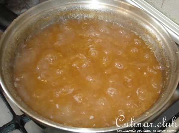 Яблочная пастила с орехами.