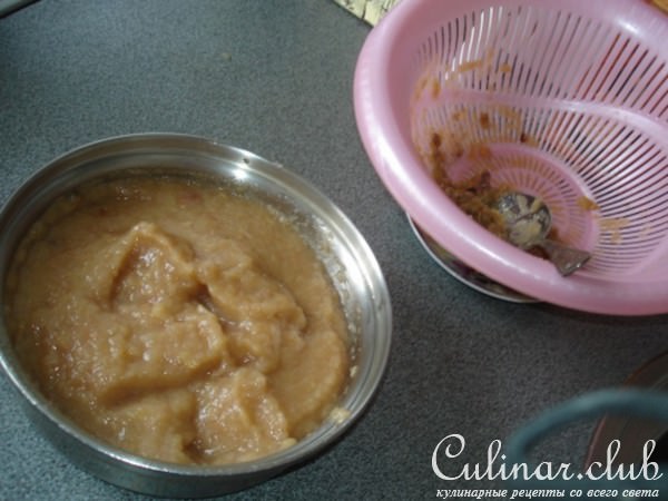 Яблочная пастила с орехами.
