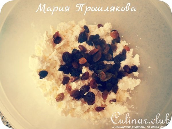 Сырники с изюмом и маковым соусом