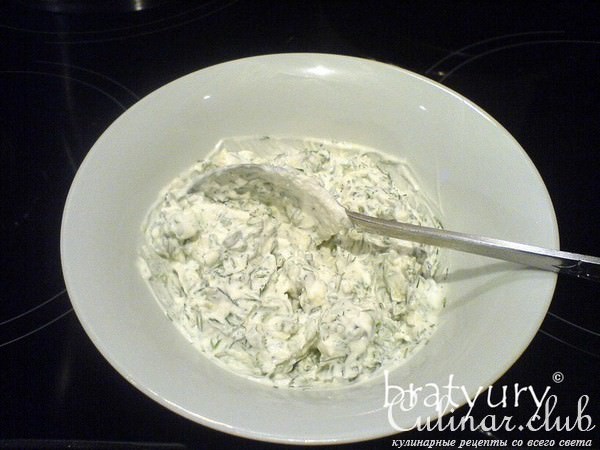 Кабачки, печёные в духовке, со сметаной и укропом