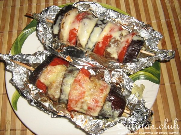 Баклажаны с мясным фаршем на шампуриках.(Возможно вариант)