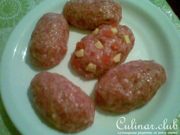 котлеты с сыром и помидорами