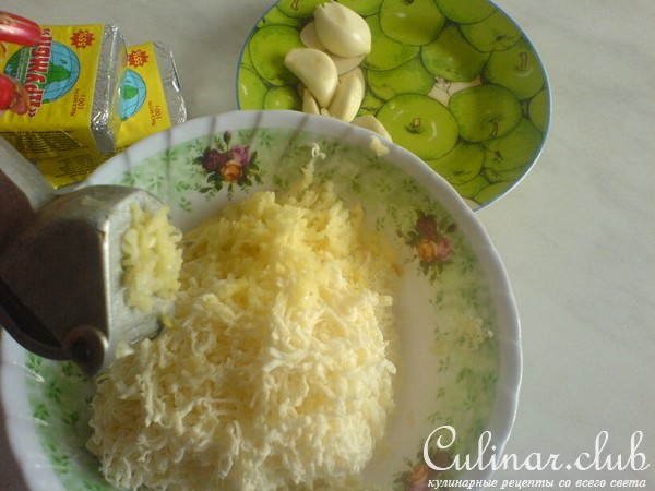Куринный окорок чесночный