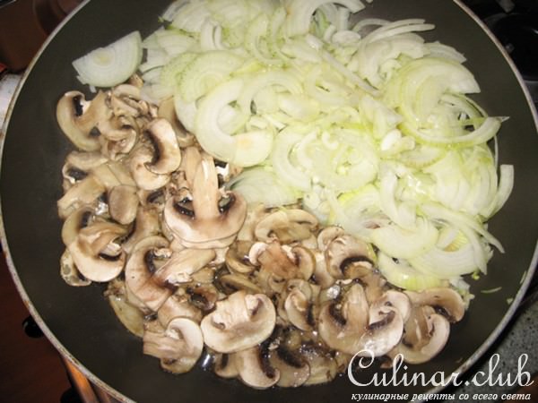 Мясной рулет с грибами