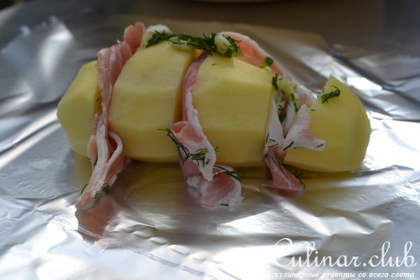 Запеченный картофель с беконом