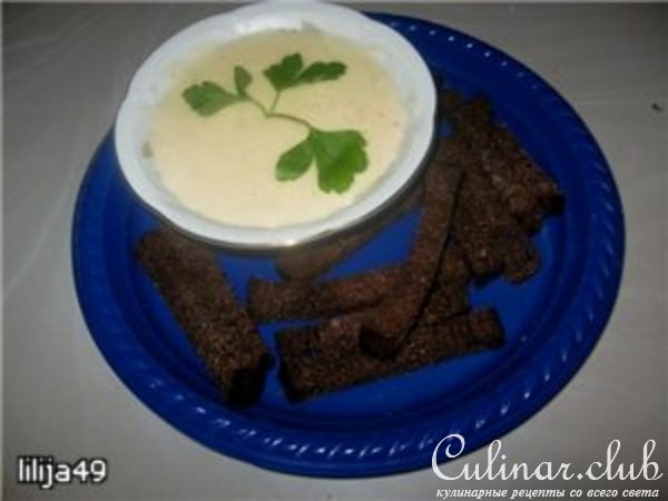 Гренки с сырным соусом