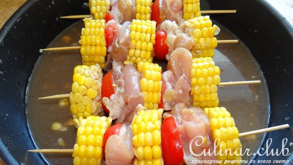 Копчености - свиная грудинка и куриные шпажки с кукурузой - все на пикник!