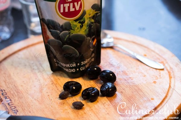 Закуска с тыквой, хамоном и оливками