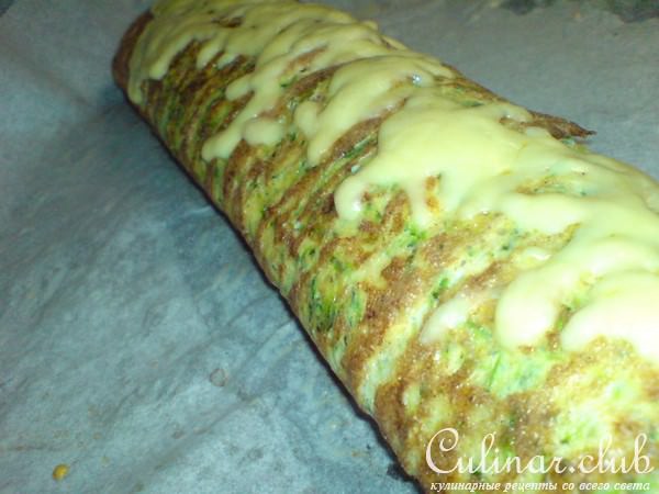 Рулет закусочный из цуккини,яиц и Моцареллы