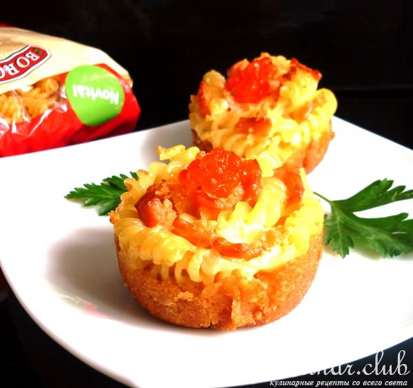Закусочные кексы-фузилли с моцареллой,пармезаном и сливочным сыром