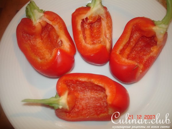 Закуска "Лодочки из перца с морепродуктами"