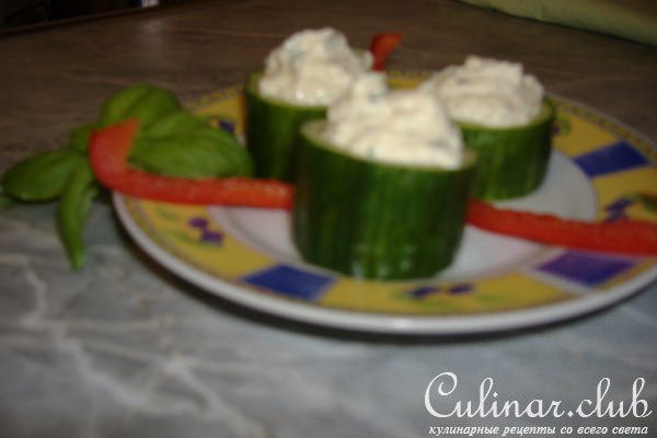 Закуска на огурцах