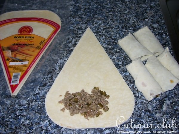 рулетики с мясом и солёным огурцом