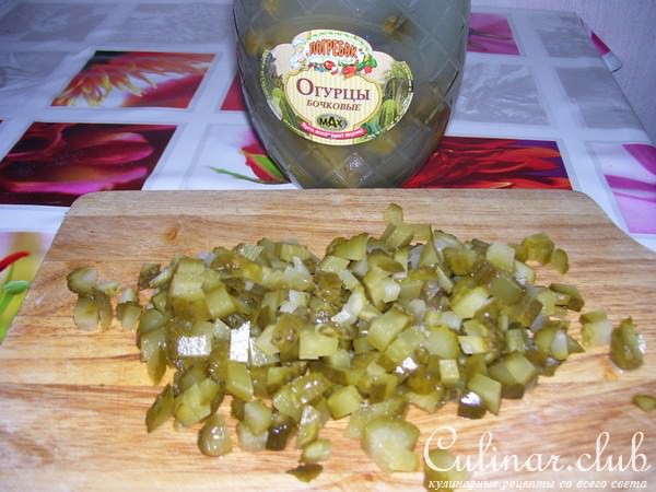 рулетики с мясом и солёным огурцом