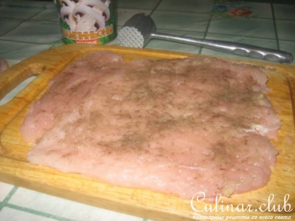 Рулетики из курицы с грибами