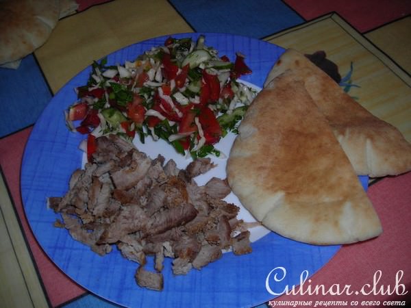 Пита с мясом и овощами