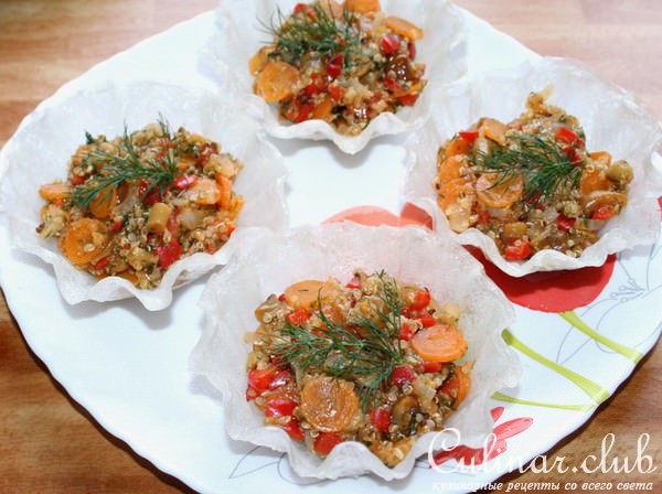 Рисовые корзиночки с киноа,овощами и грибами