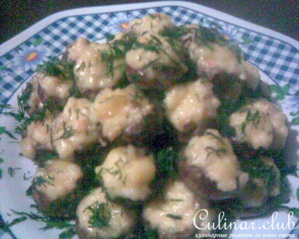Шампиньоны, фаршированные мясом криля