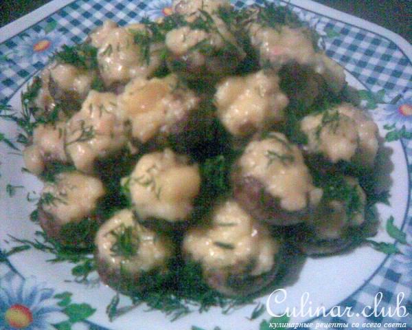 Шампиньоны, фаршированные мясом криля