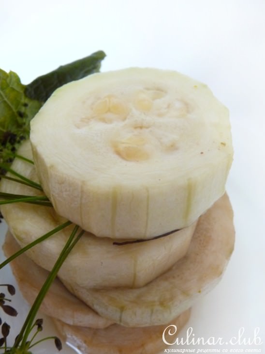 Малосольные кабачки