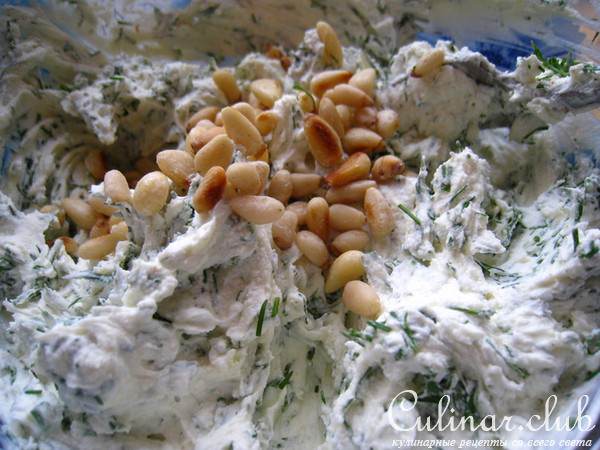 Каннеллони из цуккини с мягким сыром и кедровыми орешками