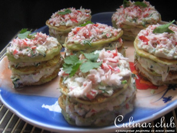 Закусочные "башенки" из кабачков.