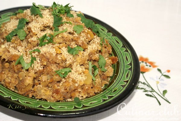 Чечевица с курагой и орехами