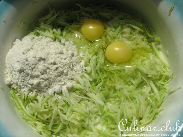 Закусочные "башенки" из кабачков.