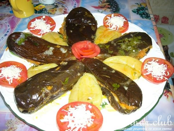 Баклажаны фаршираванные морковью ( квашеные)