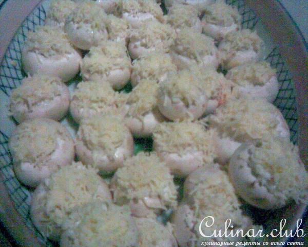 Шампиньоны, фаршированные мясом криля