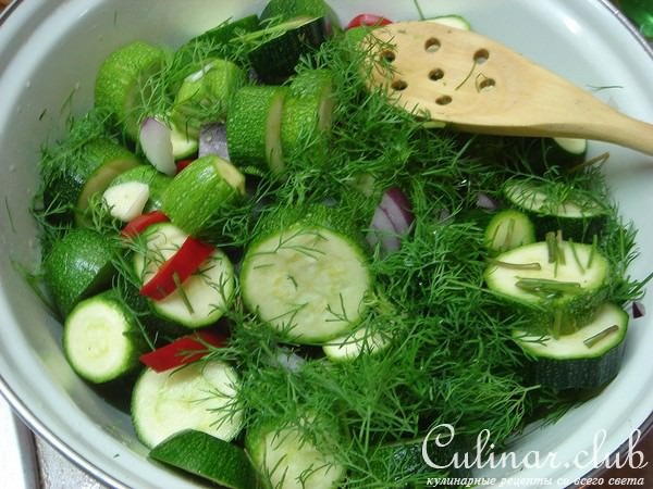 Маринованные кабачки (очень быстро)