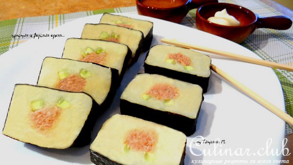 Картофельные роллы с мясным паштетом и огурцом