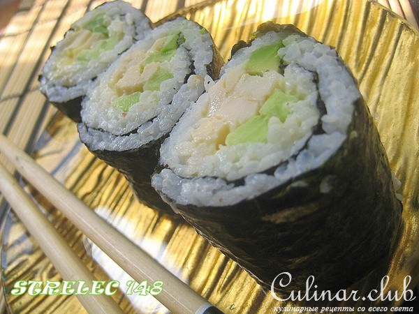 Роллы с кальмарами и яичным белком.