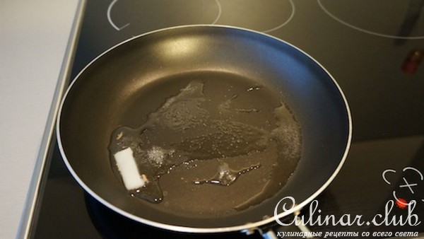 Cалат с муссом из утиной печени, морским гребешком и клубникой!