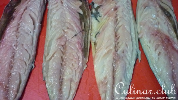 Рулетики из паровой скумбрии с омлетом,шпинатом и морковью