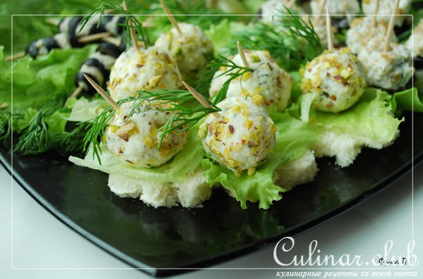 Канапе с голубым сыром