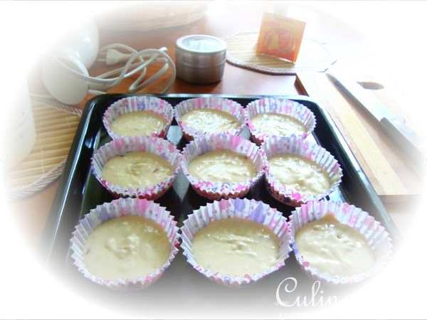 Маффины с сиропом шиповника.