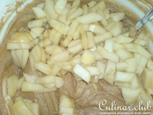 Маффины из коричного теста с грушами под коричной крошкой