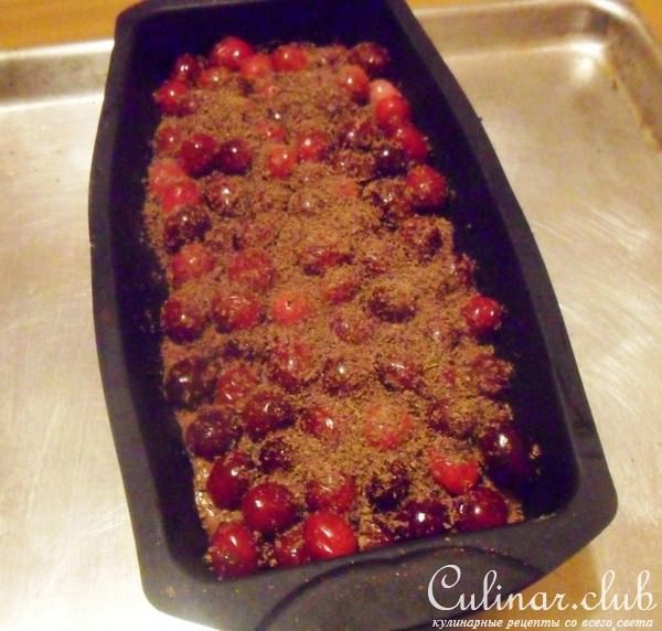 Шоколадный кекс с клюквой