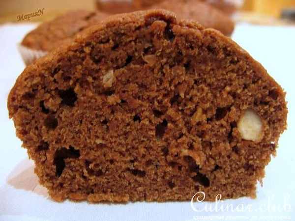 Банановые кексы с шоколадом и орехами.